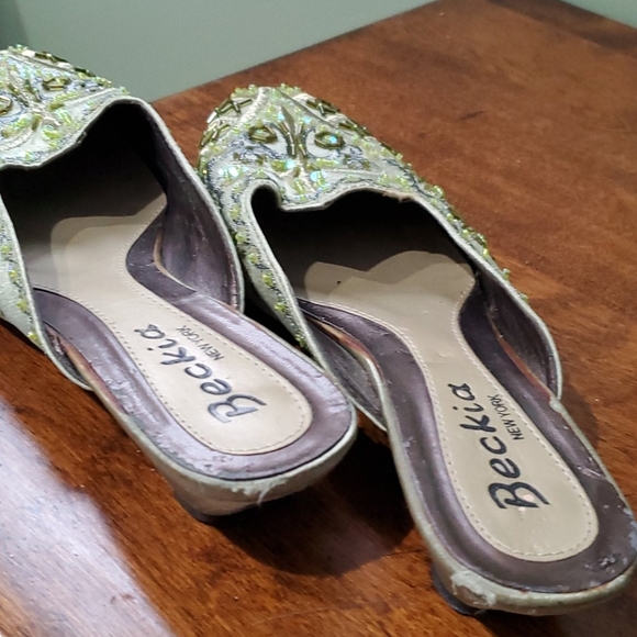 Shoes - Picture 3 of 4